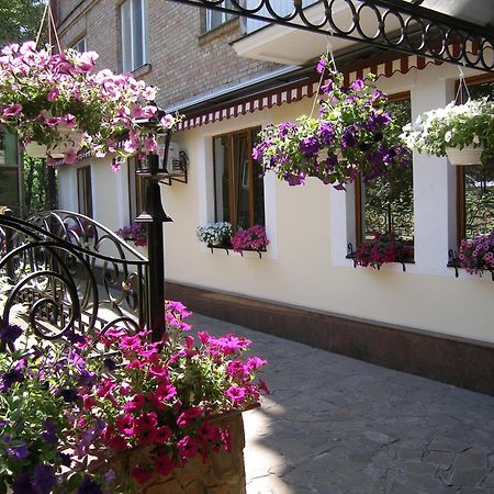 Gallery Hotel Gintama Apgrade Kyiv Exterior foto