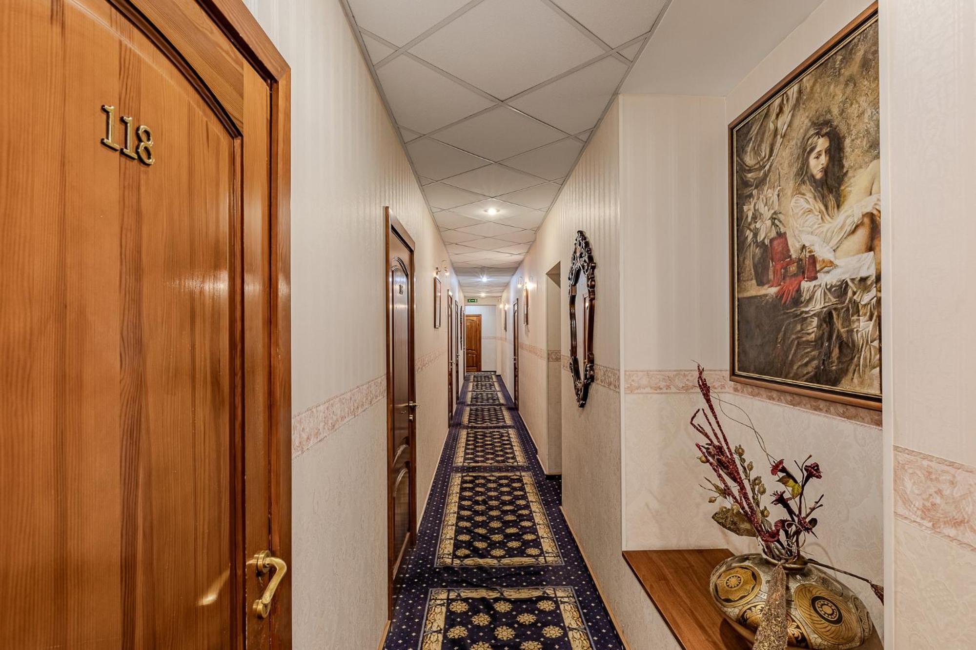 Gallery Hotel Gintama Apgrade Kyiv Exterior foto